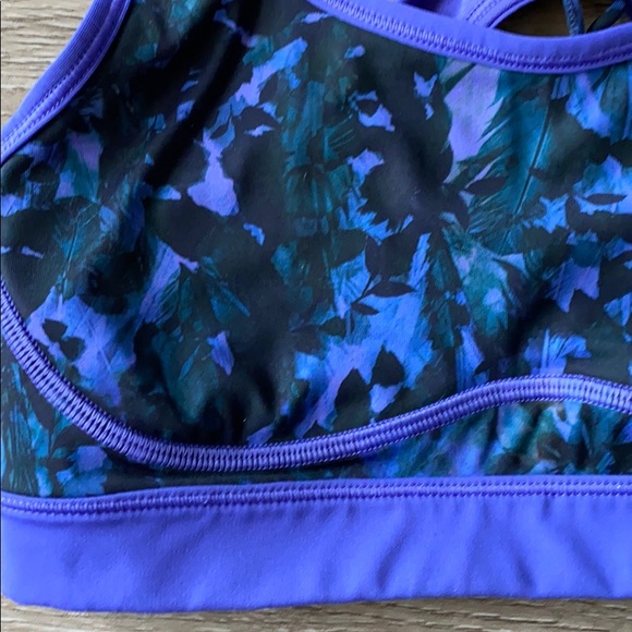 Lululemon sports bra - Picture 3 of 4